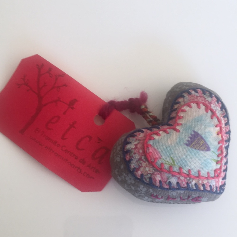 One hand embroidered heart 💕 - Picture 3 of 4
